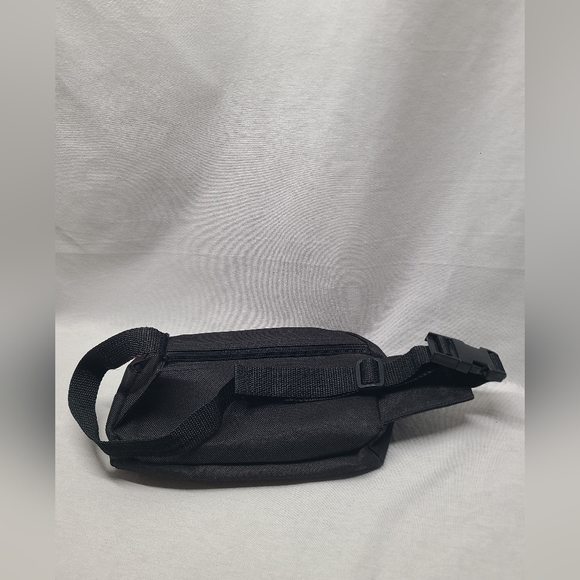 Vintage 2005 Walt Disney World Black Unisex Zip Up Fanny Pack Bag with Strap - Picture 3 of 9